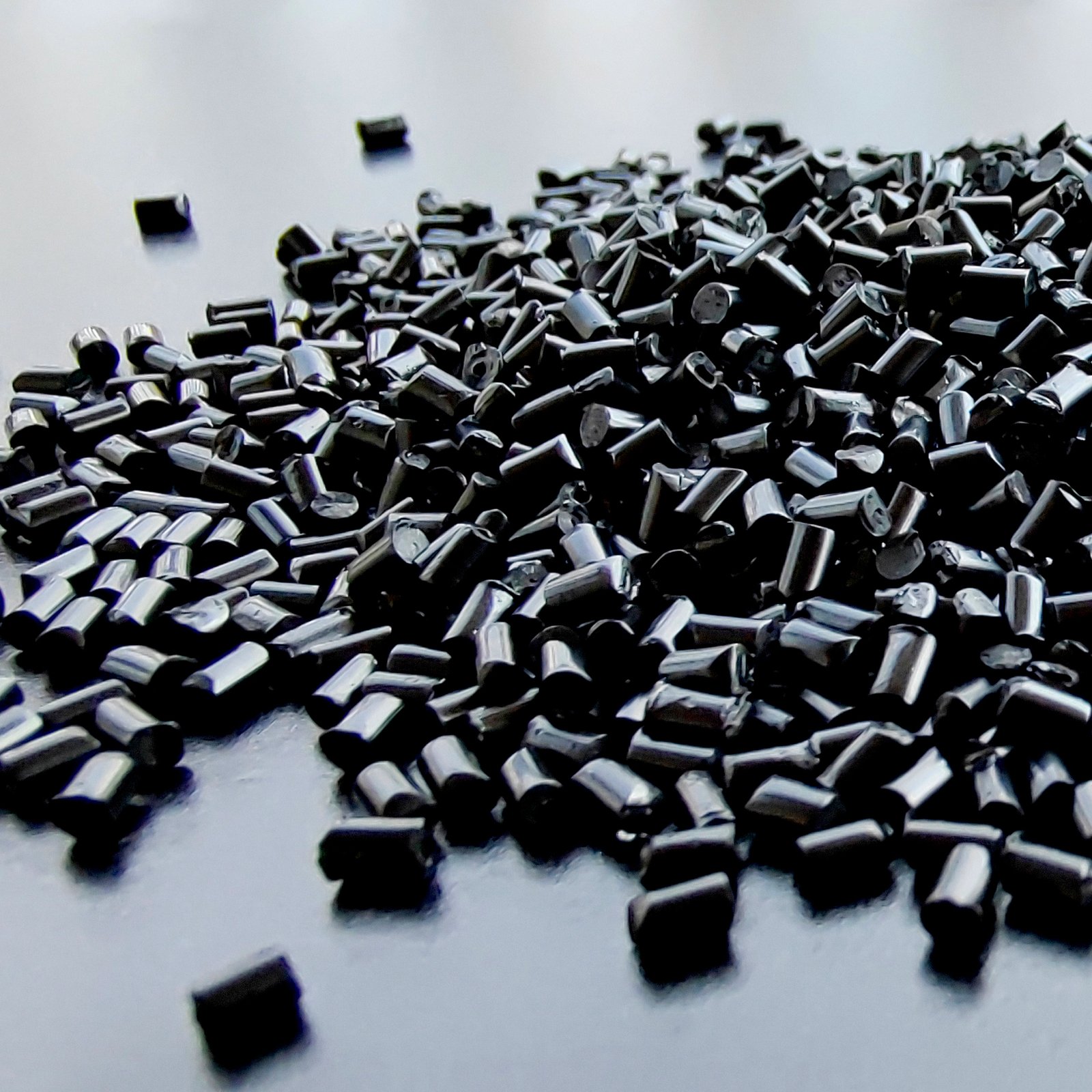 Overview of POM C52021 Plastic Particles