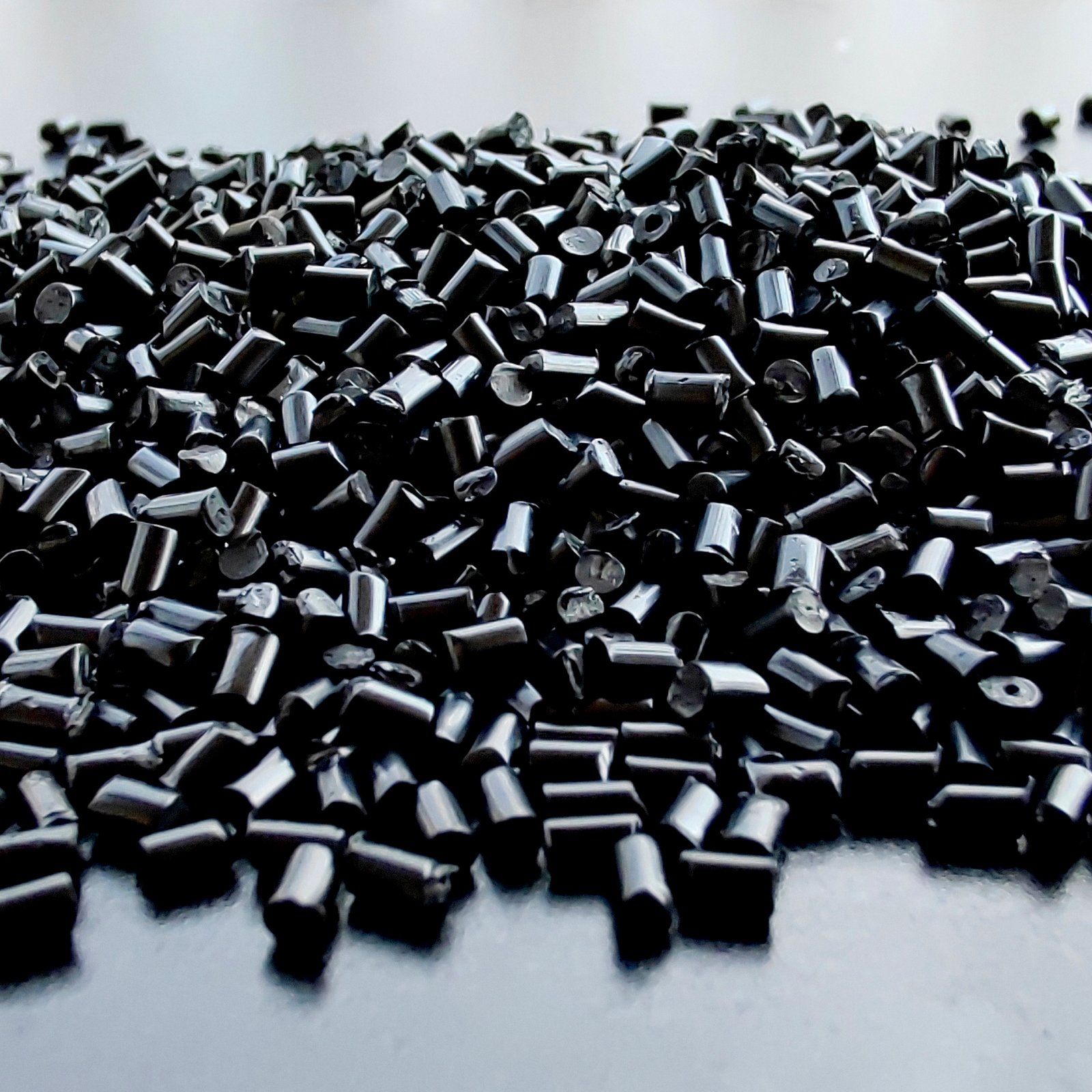 Overview of POM C52021 Plastic Particles