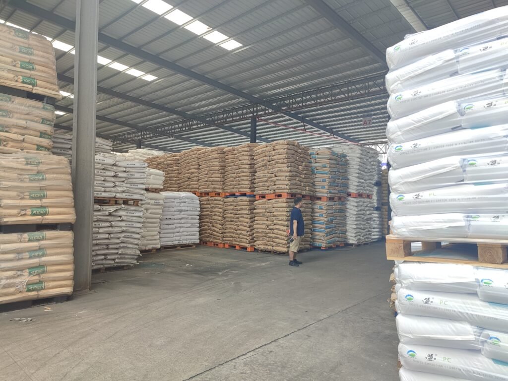 plastic raw material trade